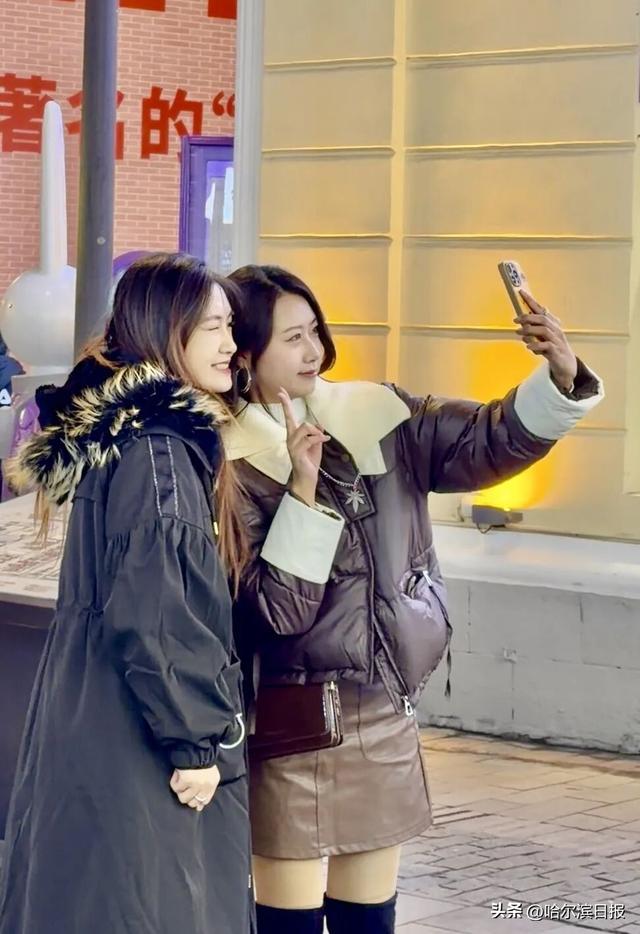 老街还可以有这样的“打开方式”！在夜幕光影浪漫中穿越百年