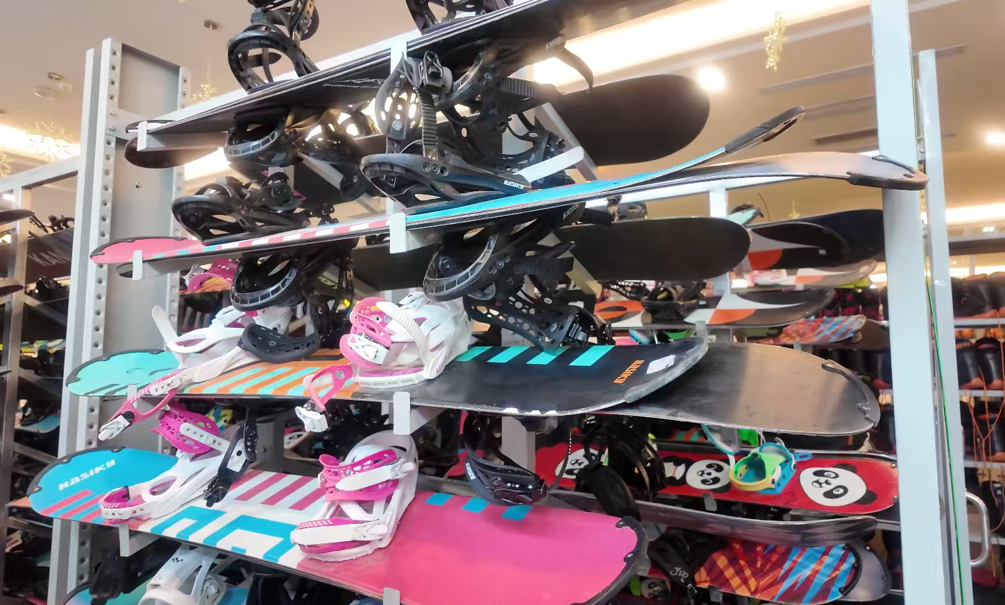 1月10日玉舍雪山滑雪场焕新开板 | 新增单板公园+云端温泉，南方冰雪季全面升级