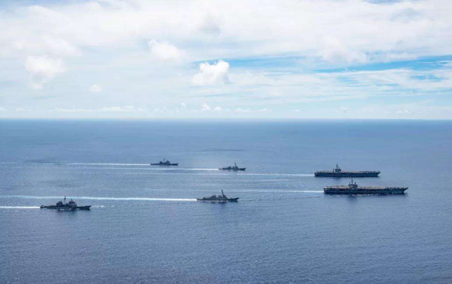 特朗普已连炸7国	，美防长逼中国往后退，102架次美军机分批进南海