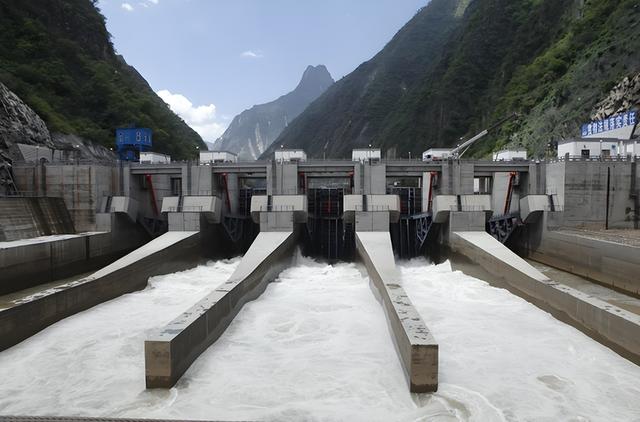 1.2万亿投资，3个三峡，雅江水电工程开建，印度悬着的心终于死了