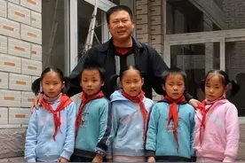 曾轰动一时的中国首例5胞胎：父亲过劳去世，孩子们现状如何呢？图片
