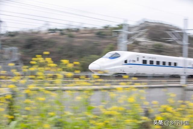 一路连渝川黔滇：总投资1416亿渝昆高铁预计2026年底全线通车