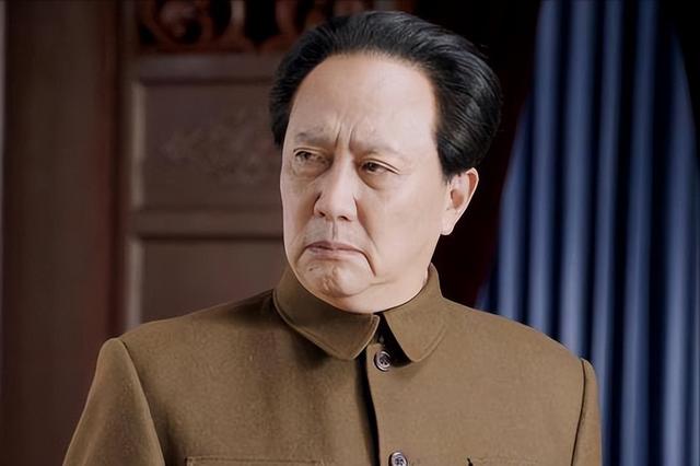 没想到，73岁唐国强，因九三阅兵后的一条动态，实现“口碑逆袭”
