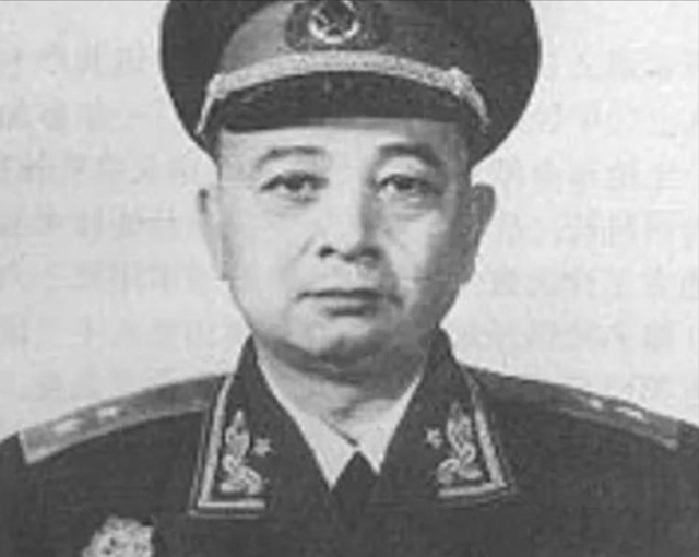 大授衔结束后，有人迟迟不肯走，周总理询问原因，对方称没被授衔