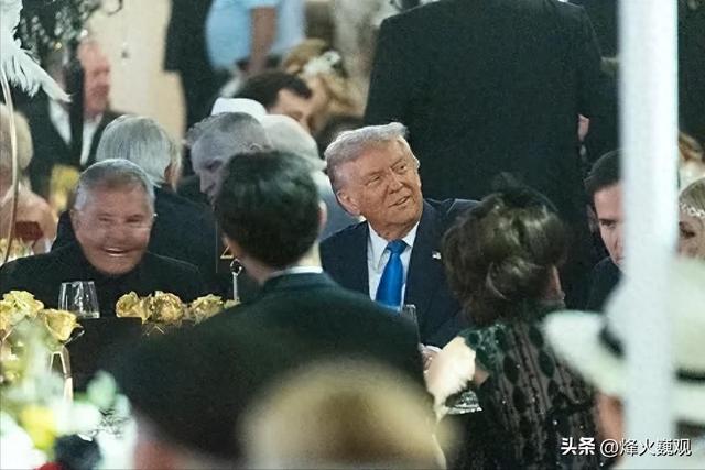 政府关门35天终于酿成大祸？一架波音飞机撞向大楼，现场十分惨烈