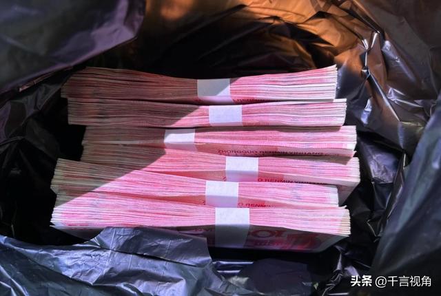 银行人员说漏嘴：明年起，手里有定期存款的人，尽量做好调整准备