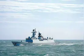 宜兴舰常态化巡航台海，强势回应台军，军演成果不断展现图片