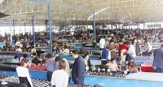 央视曝光，全是演的！成本几十卖上万，官方通报涉案人员已被控制