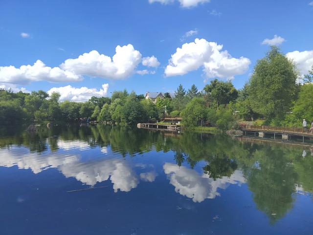 夏日东北行：8月4日，长白山北坡景区，一票难求，遗憾离开！