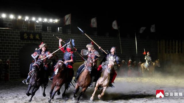 泰山石敢当文化园：暑期“日夜双生”模式引客来 文旅融合点燃消费热