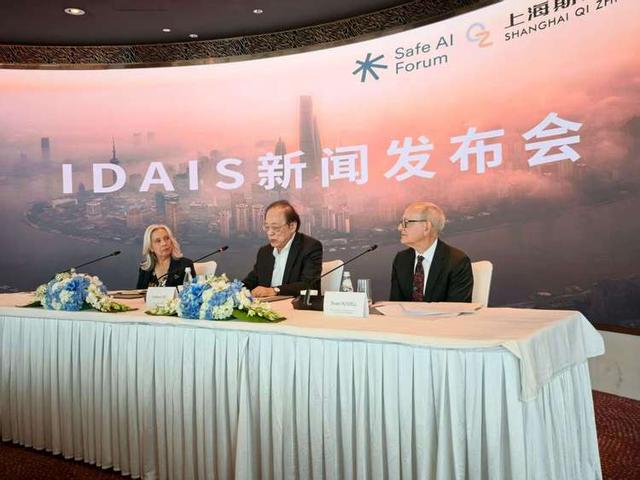 杰弗里·辛顿在中国上海的一天｜附辛顿最新对话实录