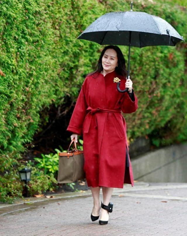 背刺中国，出卖孟晚舟的真凶被挖出来后	，如今遭到了哪些报应