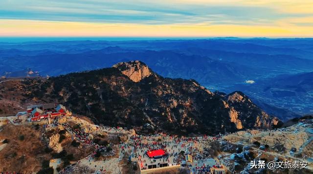 登高望远!让我们开启2026“泰山第一爬” ,与暖阳正面相拥!