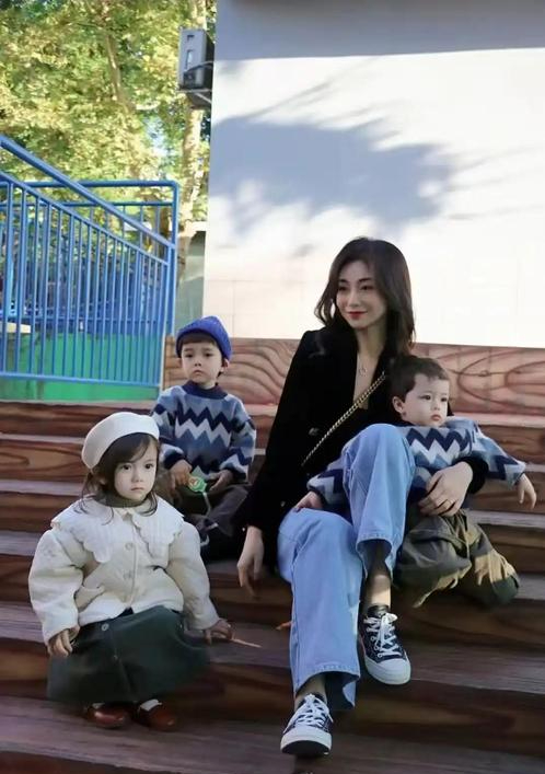 “买英国精子生3娃”的山东女人	，8年后现状曝光！如今她后悔不？