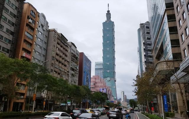 特朗普签署涉台法案后	，台当局谄媚感谢，中方厉声谴责，美财长突然语出惊人：美国是中国的盟友