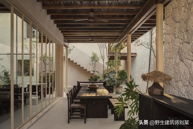 入住就得先付200美元押金，你觉得这个度假酒店值不值？