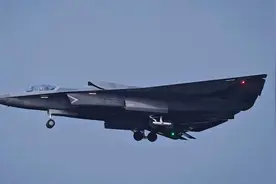 歼-36携载PL-21，4000公里“超强手术刀”，可覆盖一二岛链图片