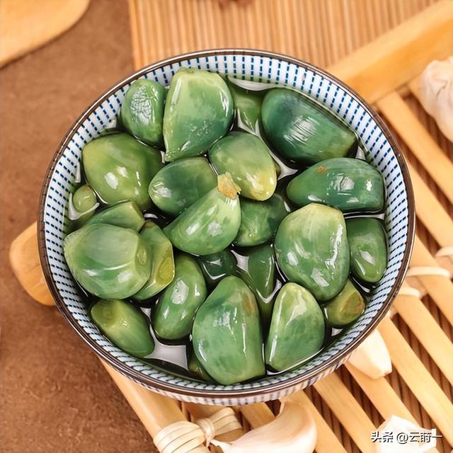 不是迷信！明日腊八节，建议大家：1不出	、2不泡、3要吃	，别大意