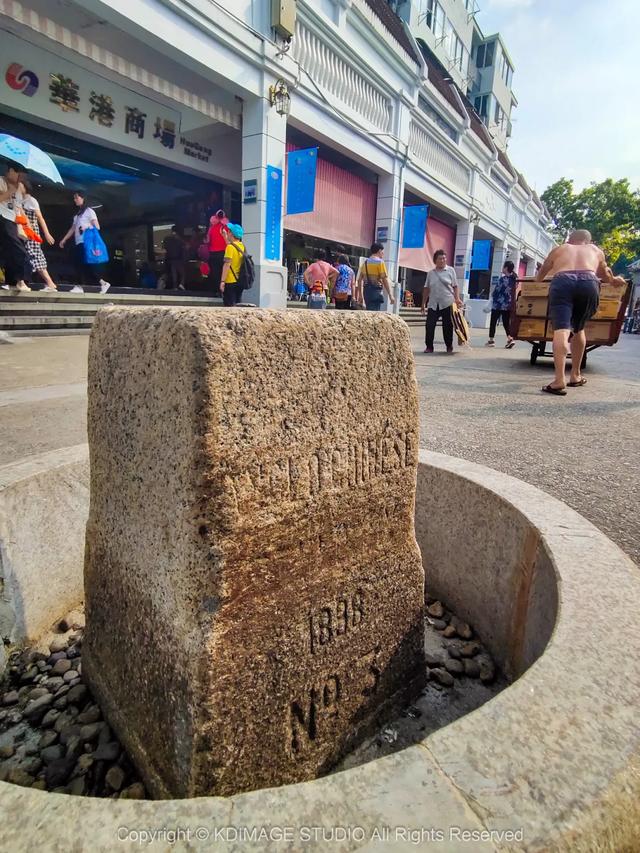 深圳这条街,曾经挤破头都难进入,现在扫码就进却为何没人去了?