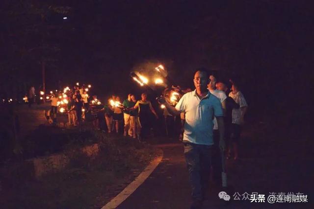 人人人人!连南这场狂欢盛宴嗨翻天🤩多图直击火爆现场丨跟着《瑶族舞曲》去旅行