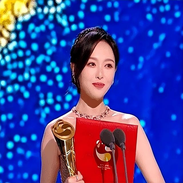 女明星也中招：女装三角区、紧礼服的尴尬谁懂？