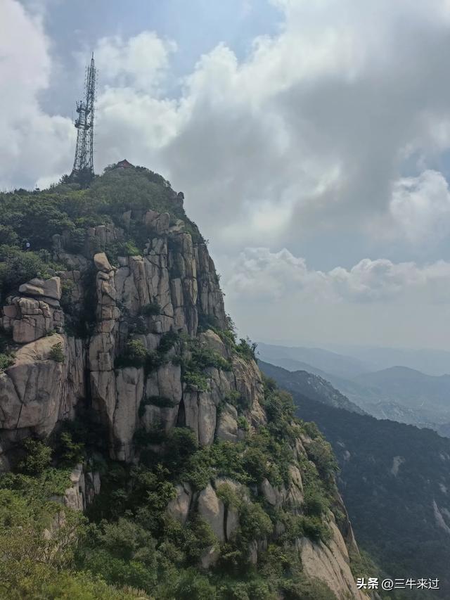 无为在歧路，避暑去鲁山
