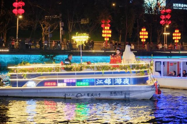 来锦江闹元宵，就这样玩儿→