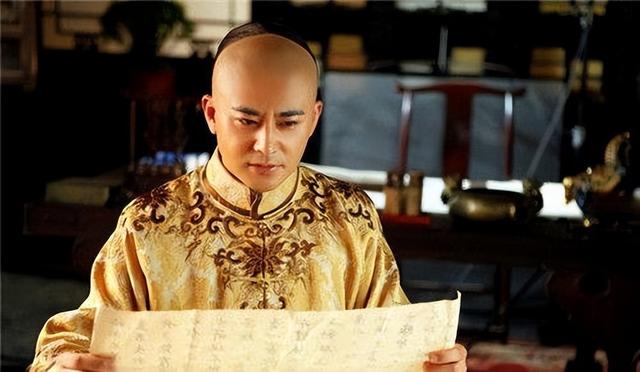 别摸故宫的石狮子，更别跟它合照！导游：宁可信其有！