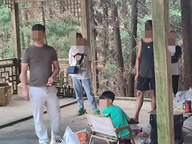 苏马荡密林里流淌着他乡变故乡的情怀，诠释者竟是一群外乡老人