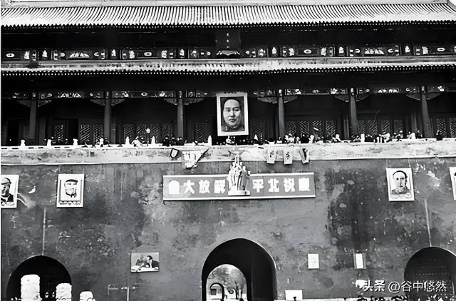天安门城楼上,为何不悬挂毛主席的照片,反倒要挂毛主席的画像?