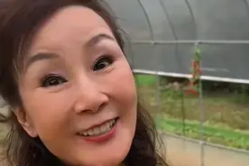 雪瑞姑姑：明明打扮精致，看着却更土了，比变老更可怕的是装嫩…图片