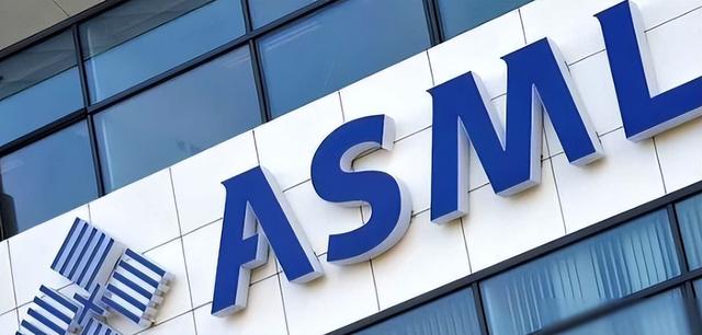 荷兰政府花200亿挽留无效！光刻机巨头ASML为何要从老家搬走？