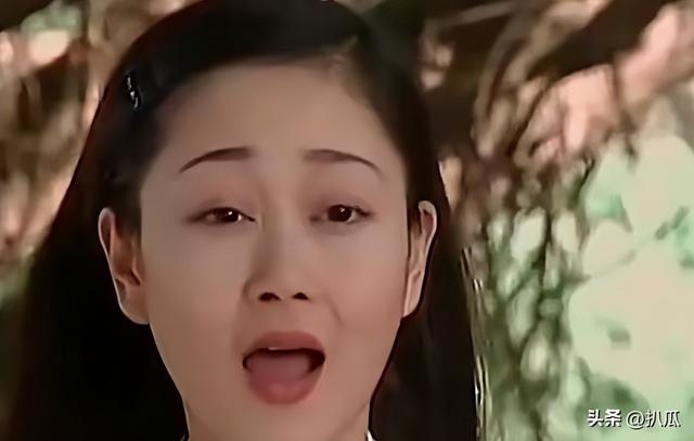 被丈夫出轨8次，被闺蜜无情背叛，43岁抑郁后在家中烧炭自尽