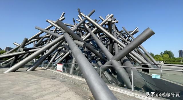 中国五大奇葩建筑：巨型“佛跳墙”一天就被拆除，柳州大夜壶上榜