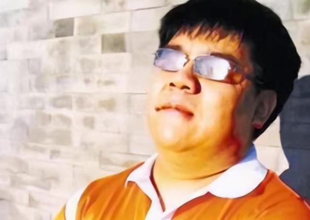 善恶终有报！狂妄自大的“盲人”歌手杨光，终究付出了惨痛代价