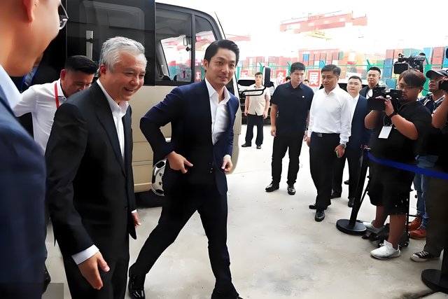 两岸再突发重大事情，蒋万安还没坐飞机来陆，国台办发出一个警告