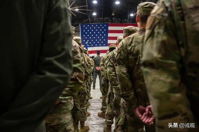 炮口对准加拉加斯！美军锁死委内瑞拉，马杜罗只剩死撑？