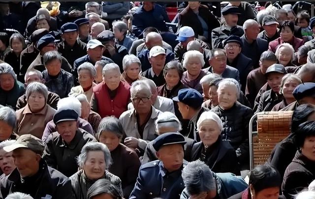 全国出生人口断崖：21年1062万人，24年954万	，25年令人意想不到