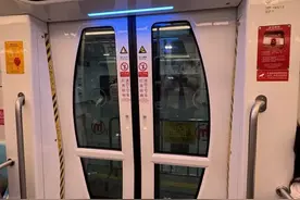 杭州19号线荆长路地铁站，已进入停站开关门测试阶段图片