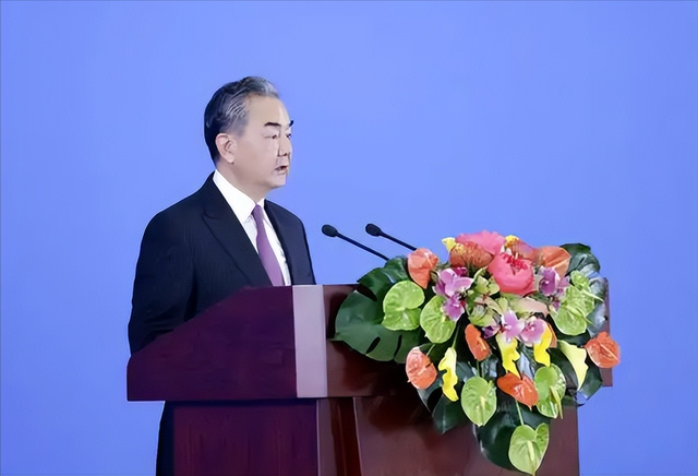 委内瑞拉生死关头之际，无路可退的马杜罗，终于打通了北京的电话