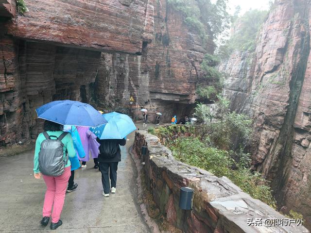南太行D5万仙山景区郭亮村挂壁公路