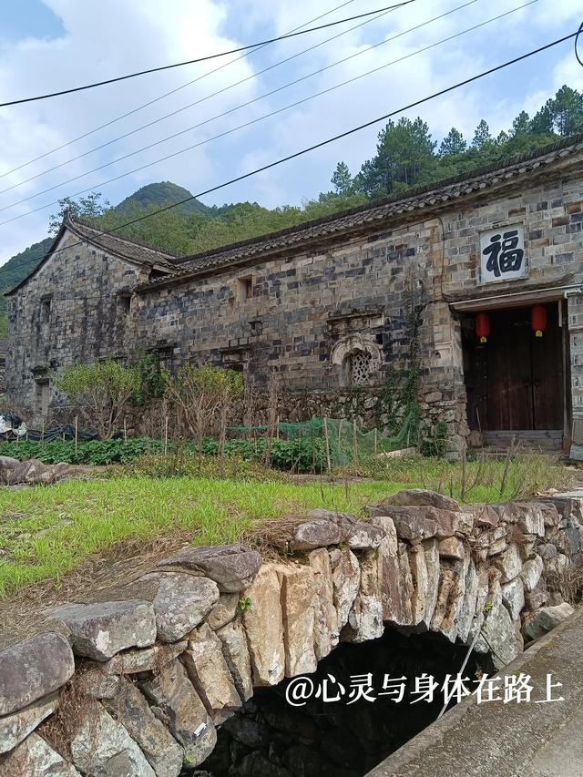 宁波东出发，一天玩转三门七个小众景点，随手一拍就是桌面壁纸。