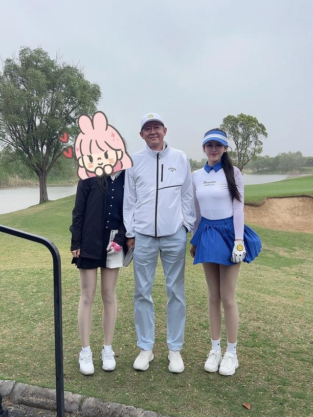 59岁王志文线下活动，发福挺大肚似70岁，皱纹满布被评心脏不太好