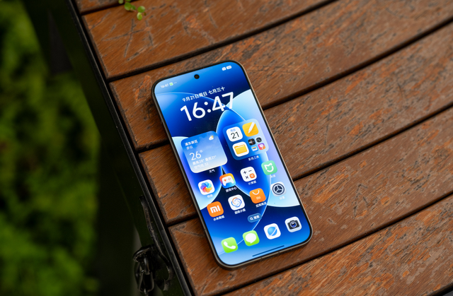 硬刚iPhone！7500mAh+2k屏+潜望长焦，能用到2032年