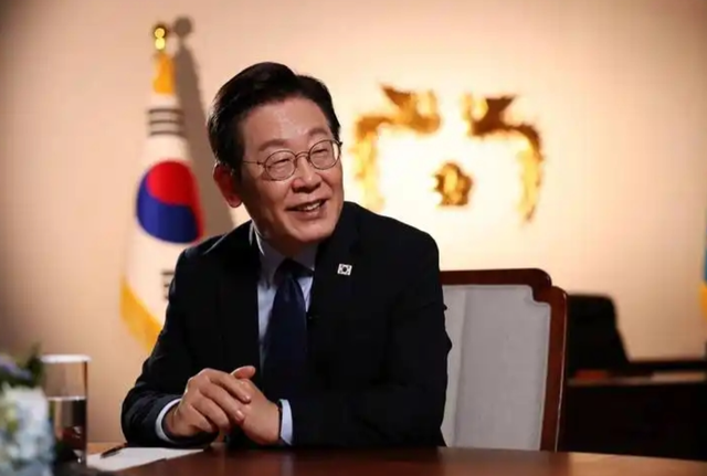 李在明访华刚回国，就通告全球，与高市共进晚餐	，3亿大单白签？