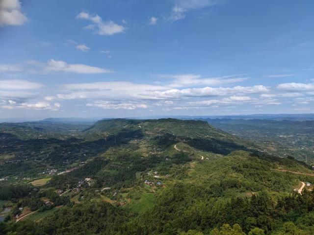 探寻巴南圣灯山上最美的古山寨，大量古迹石刻，有路线图，免费