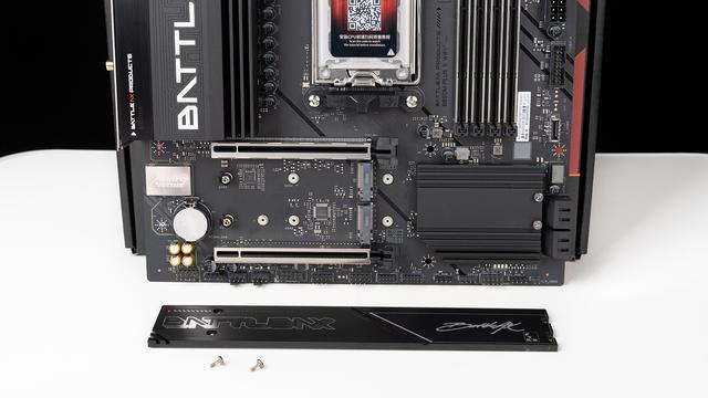 799元坐拥9800X3D全能搭子，七彩虹战斧B850M超级黑刃评测