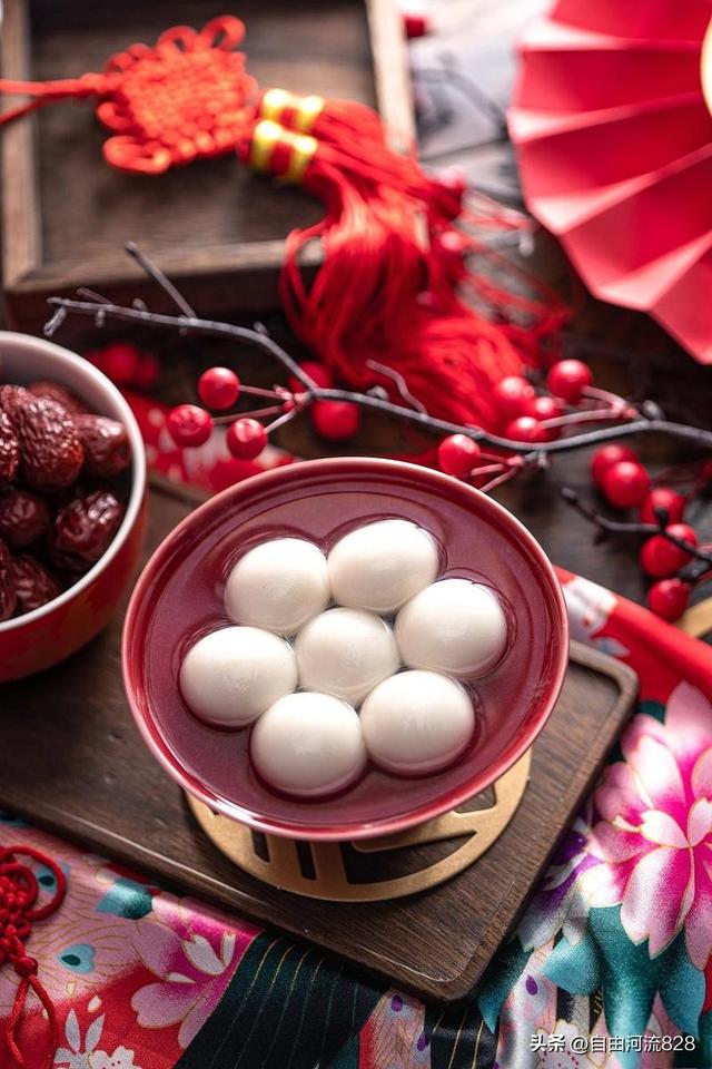 立冬至，饺子暖北，汤圆润南，冬藏岁安