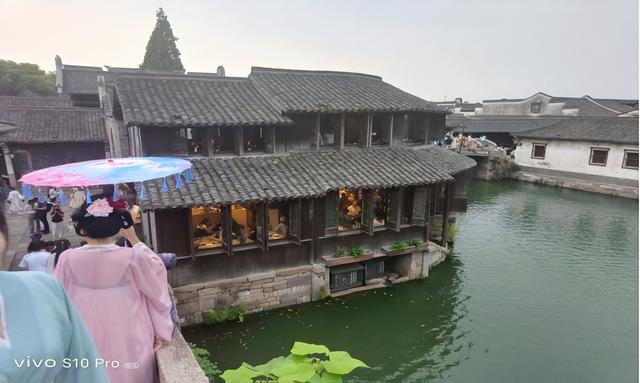烟笼乌镇