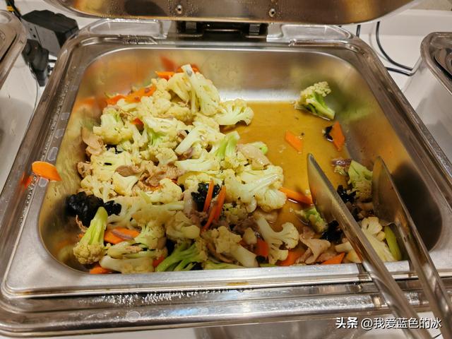 保定这家自助早餐虽然只是28元一位，但做的很用心，人气很旺啊